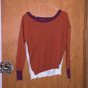 Different color like purple, orangeish- red and white. From the brand Mine.